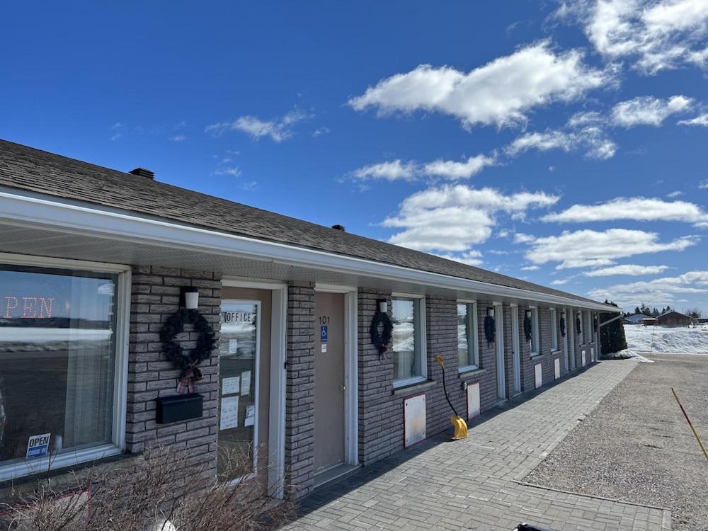 Earlton Motel Exteriör bild